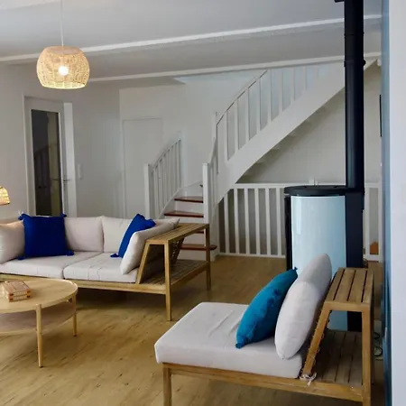 House Near Equipped For 8 People Holiday home *